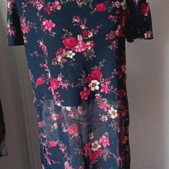 Sweet Rain's Side Split Long Flowy Hem Top - Picture 2 of 6